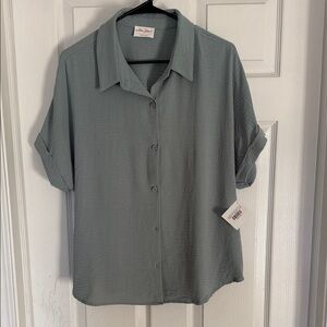 Casual Button-Up Shirt in Greenish Gray NWT